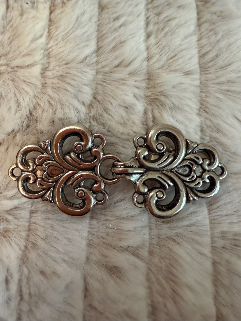Silver-tone Sweater/Kimono/Wrap Closure Clip